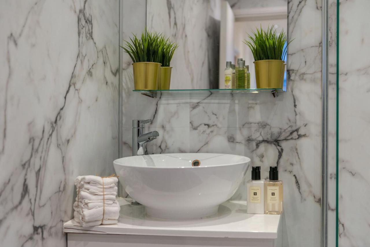 Three-Bedroom Bliss In London Town Eksteriør bilde